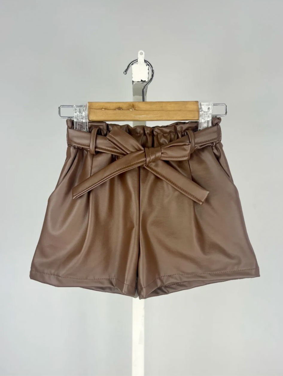 Short en simili cuir