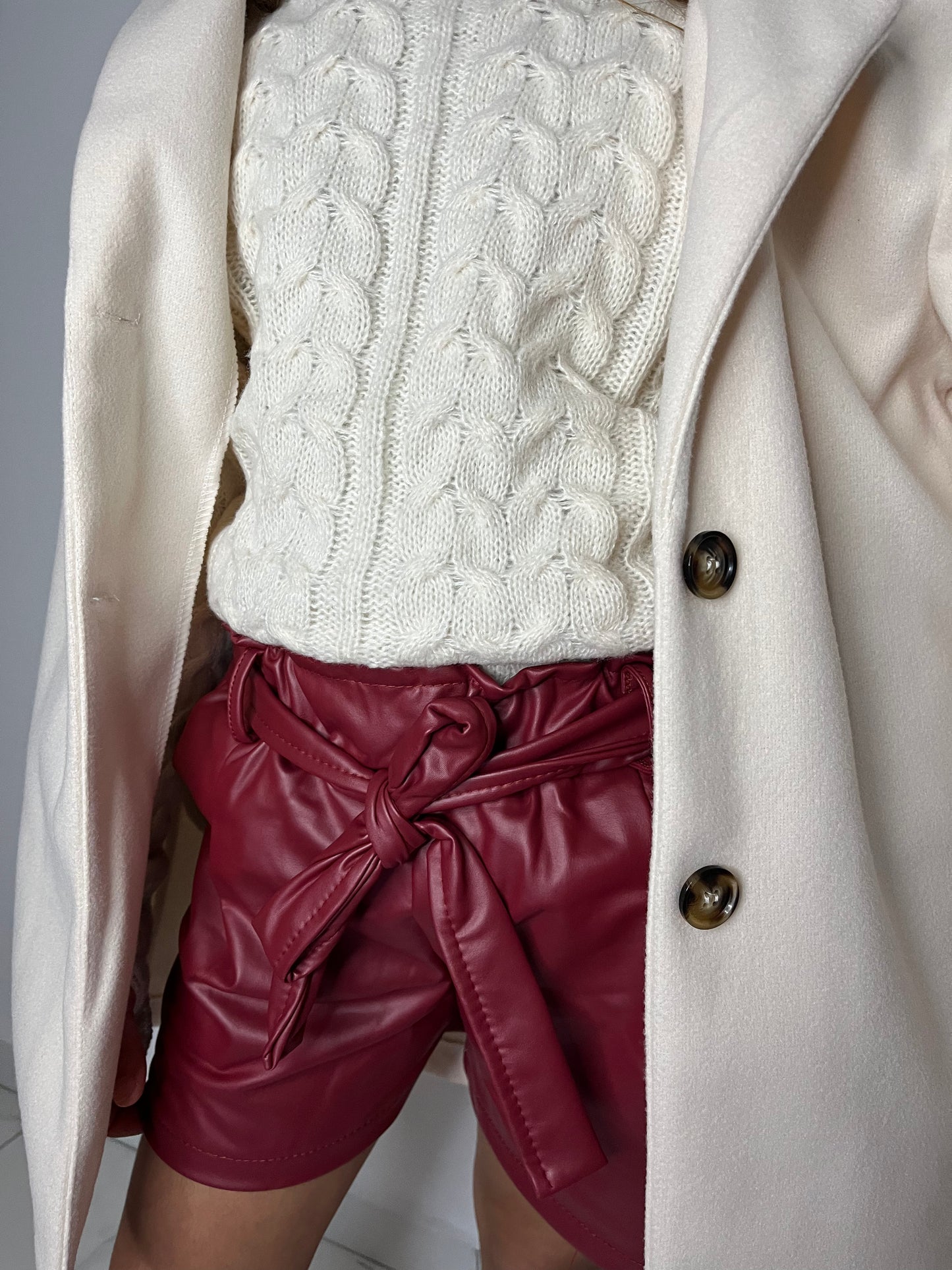 Short en simili cuir